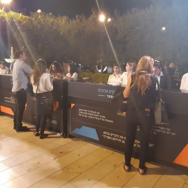 דיילות קידום מכירות לאירועים