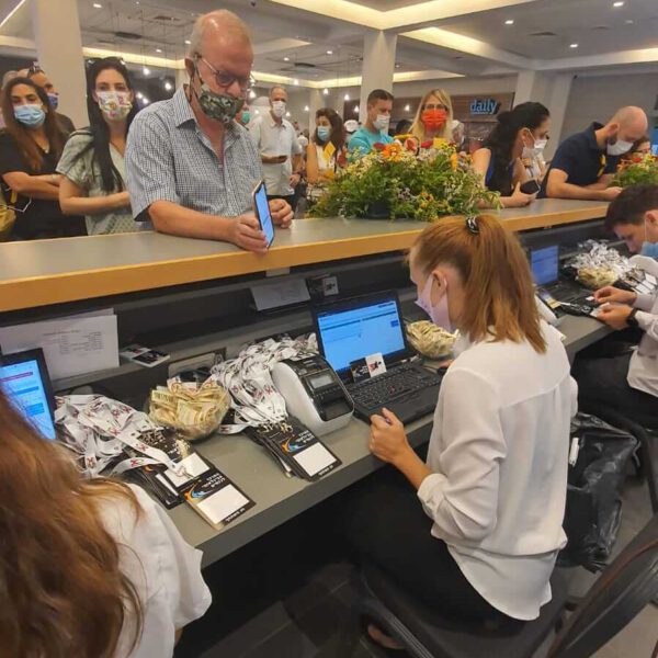 עמדות רישום המרכז הבינלאומי לכנסים