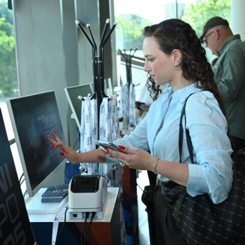 עמדות רישום לכנסים ואירועים בשירות עצמי - עמדות רישום עצמאיות​